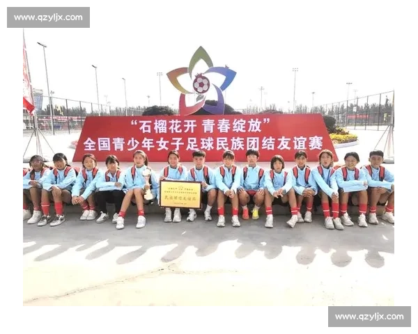 甘肃青少年女足出征喀什 绿茵场上绽放民族团结之花